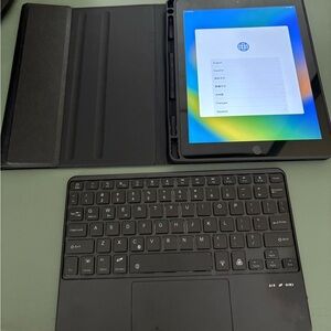 iPad Model A1954 with case and Bluetooth keyboard